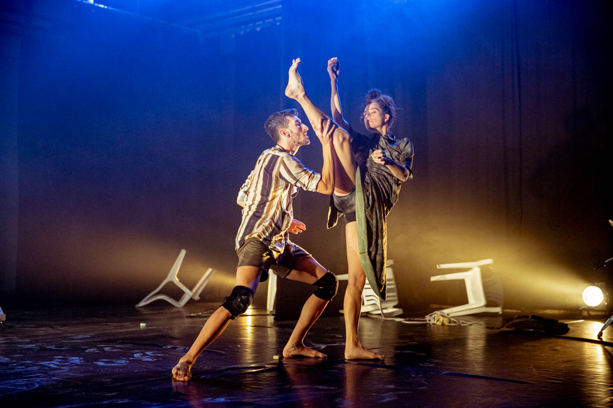 „Bombe spricht“ Tanztheater von Rolf Baumgart & Yoshiko Waki