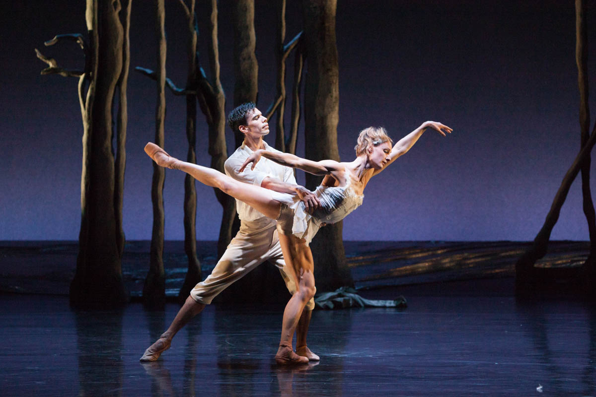 „Schwanensee“, Choreografie: Bridget Breiner, Musiktheater im Revier.