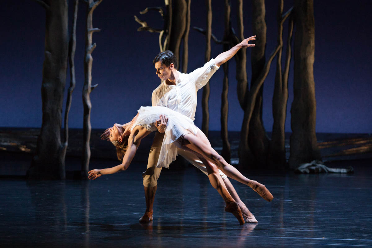 „Schwanensee“, Choreografie: Bridget Breiner, Musiktheater im Revier.