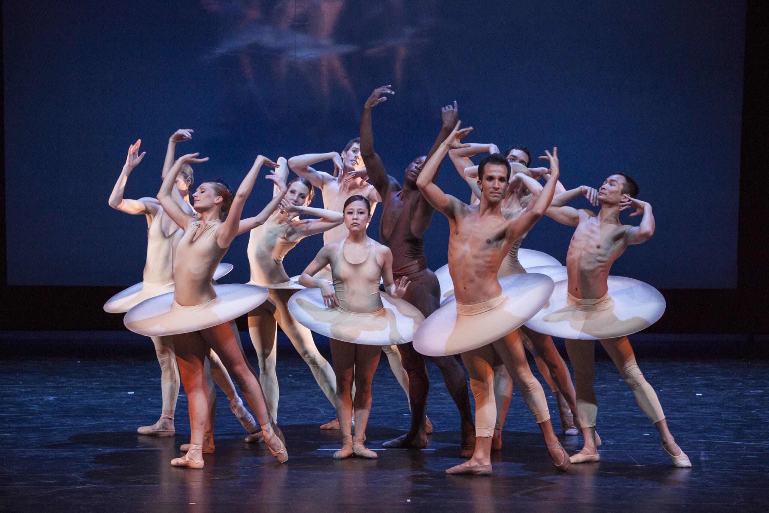 Ensemble, „Blau Blue Bleu“ von Bridget Breiner. Musiktheater im Revier 2012.